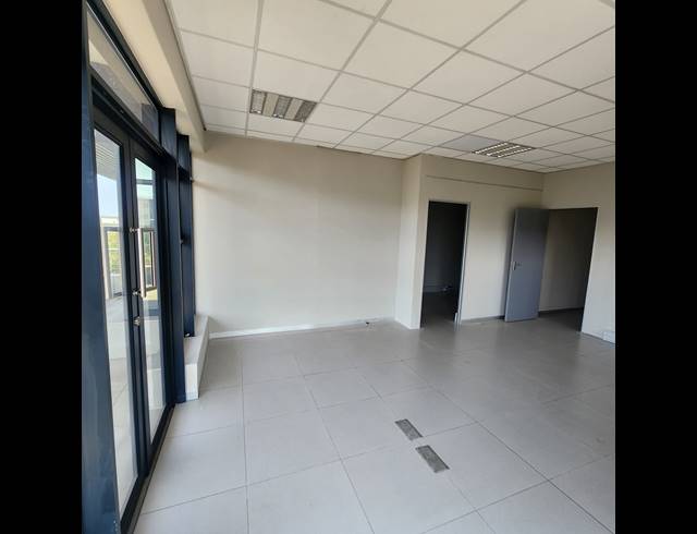 138M² OFFICE TO LET IN UMHLANGA RIDGE